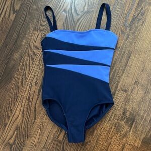 One piece swim suit